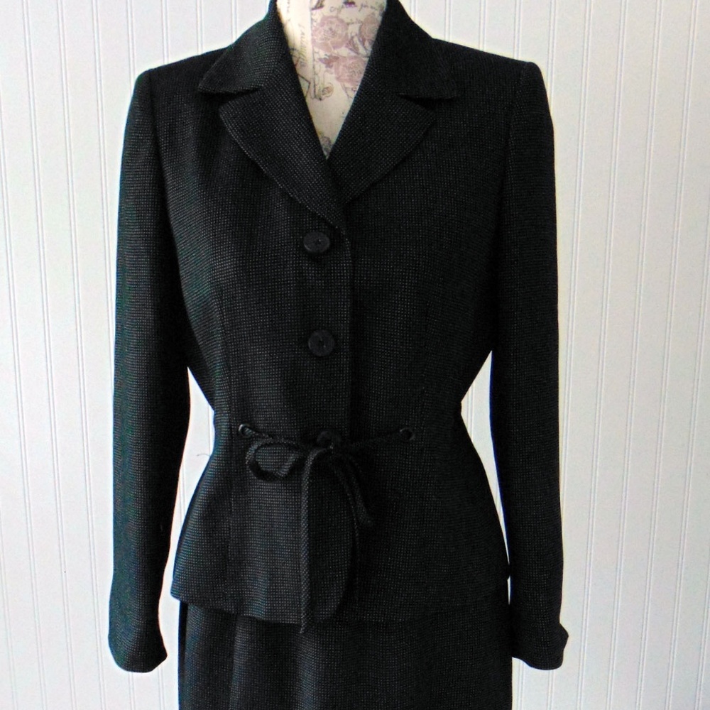 Tiny polkadot Business Skirt Suit 6p 6 Petite